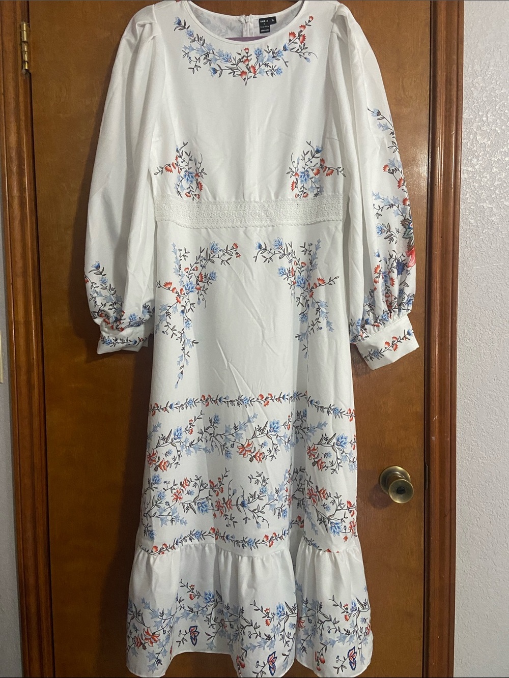 SHEIN Floral Dress - Picture 2 of 11